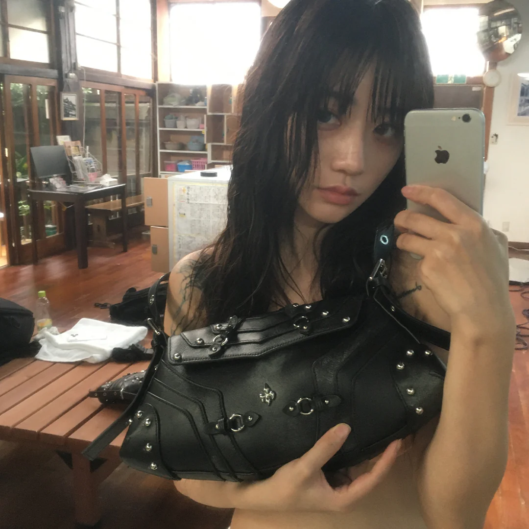 Armor - Black Bag - Image 3